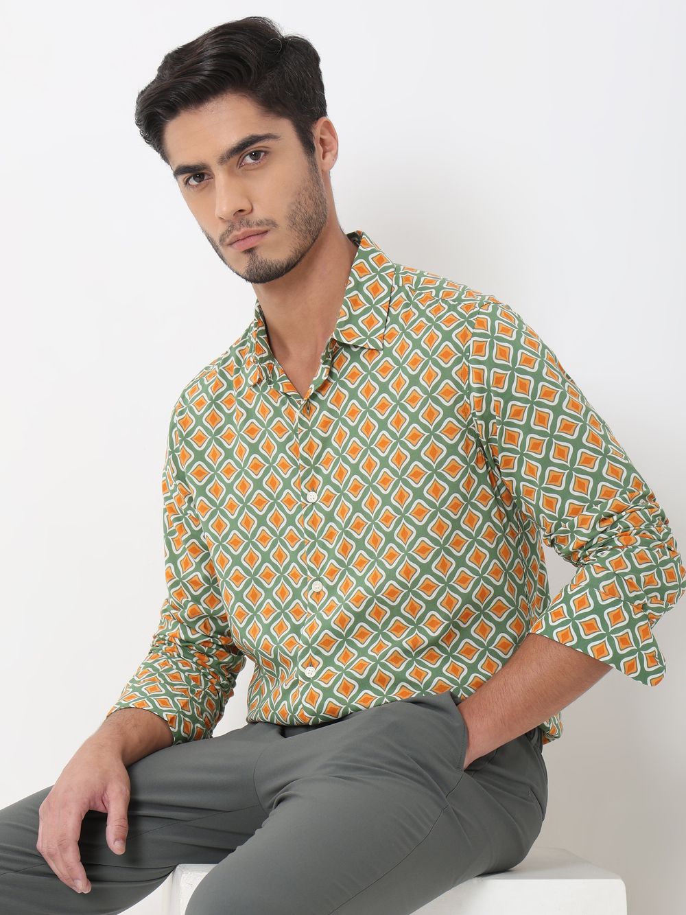 Green Geometric Print Slim Fit Casual Shirt