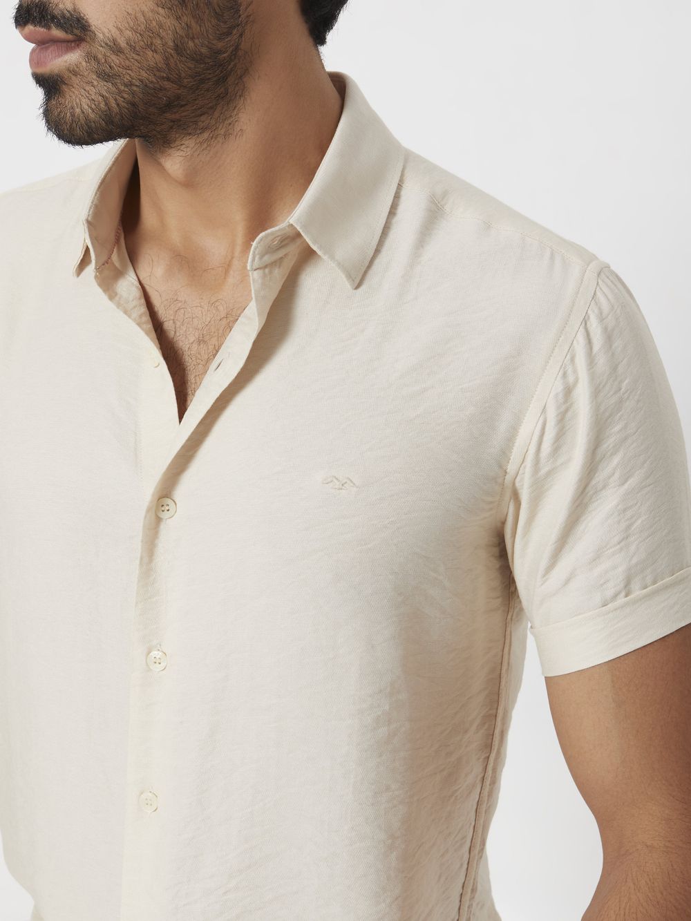 Off White Textured Plain Slim Fit Casual Shirt