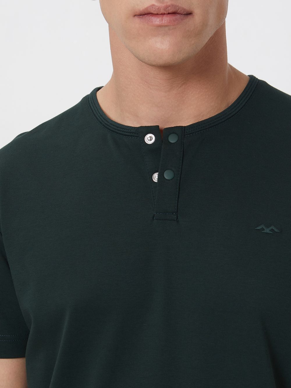 Green Textured Textured Slim Fit Casual Polo