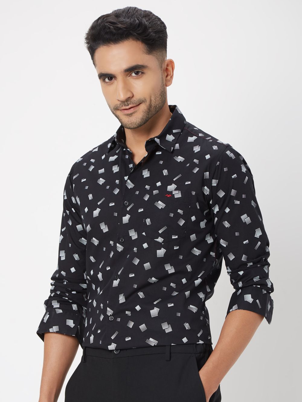 Black & White Geometric Print Slim Fit Casual Shirt