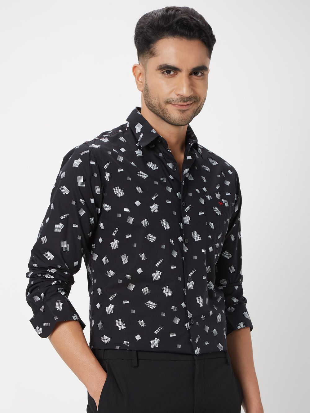 Black & White Geometric Print Slim Fit Casual Shirt