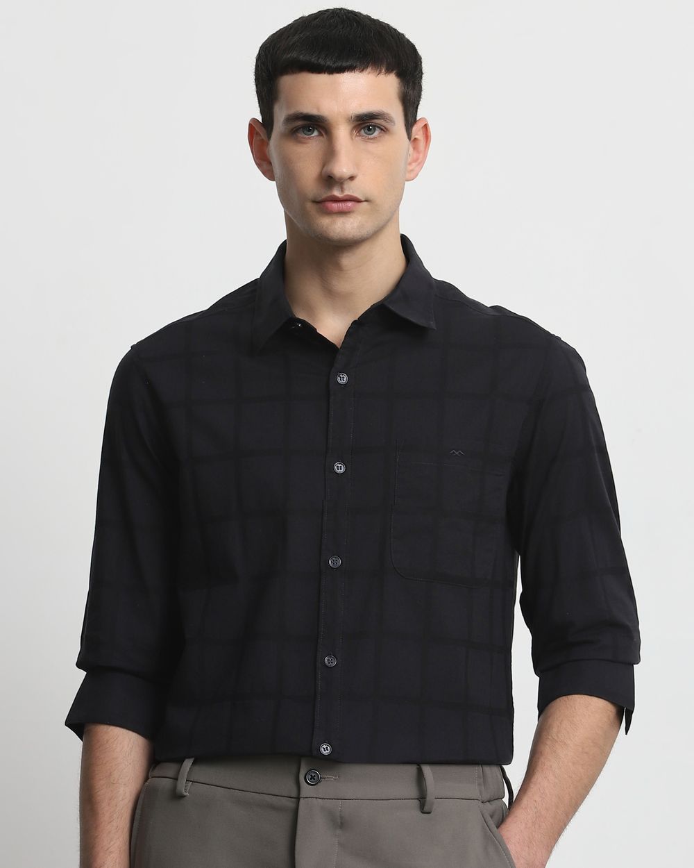 Black Textured Plain Slim Fit Casual Shirt
