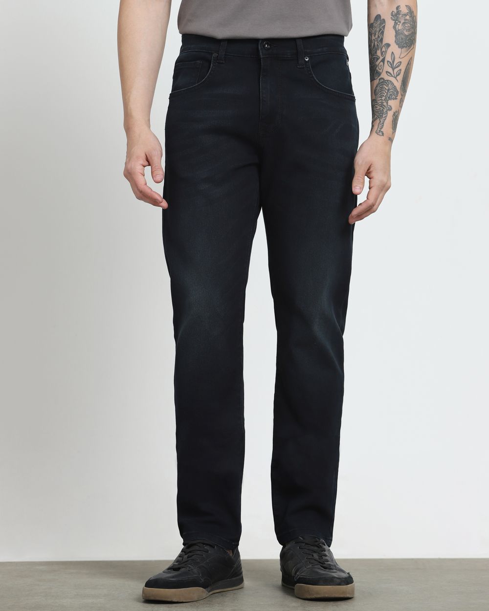 Black Relaxed Straight Fit Jeans
