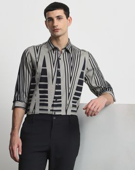 Black Abstract Print Slim Fit Casual Shirt