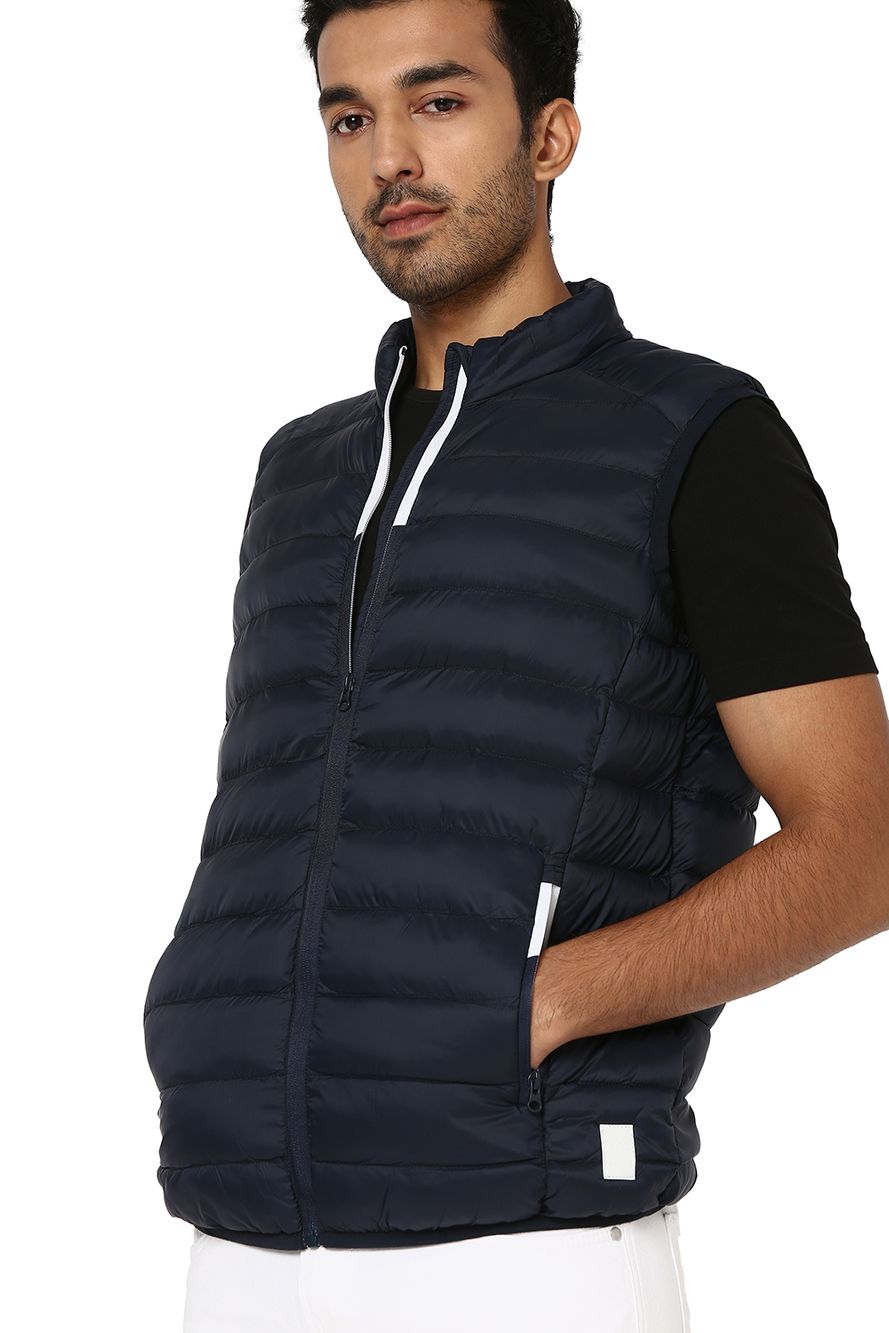 Quilted Gilet With Contrast Zip Detail