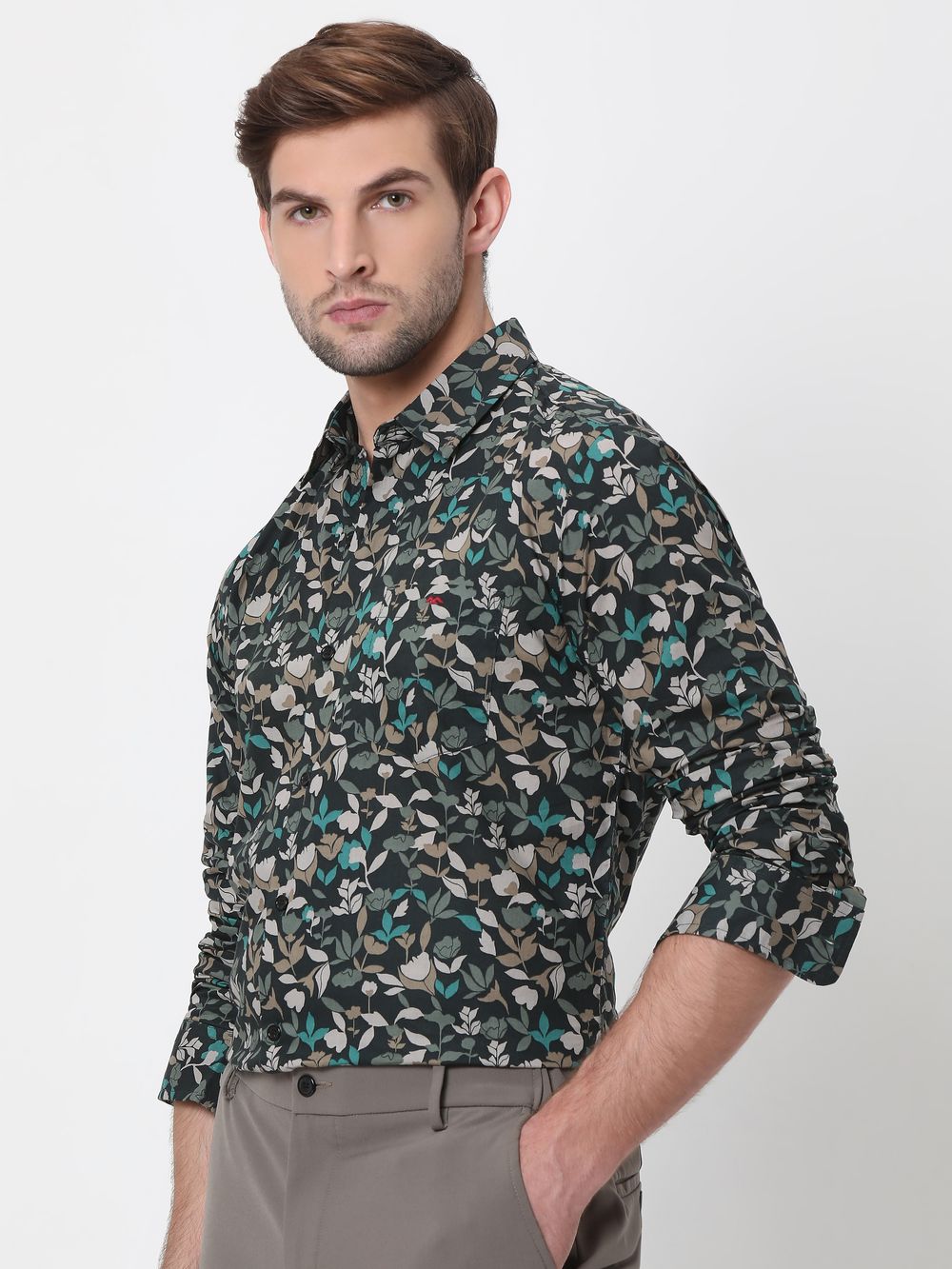 Green & Off White Floral Print Slim Fit Casual Shirt