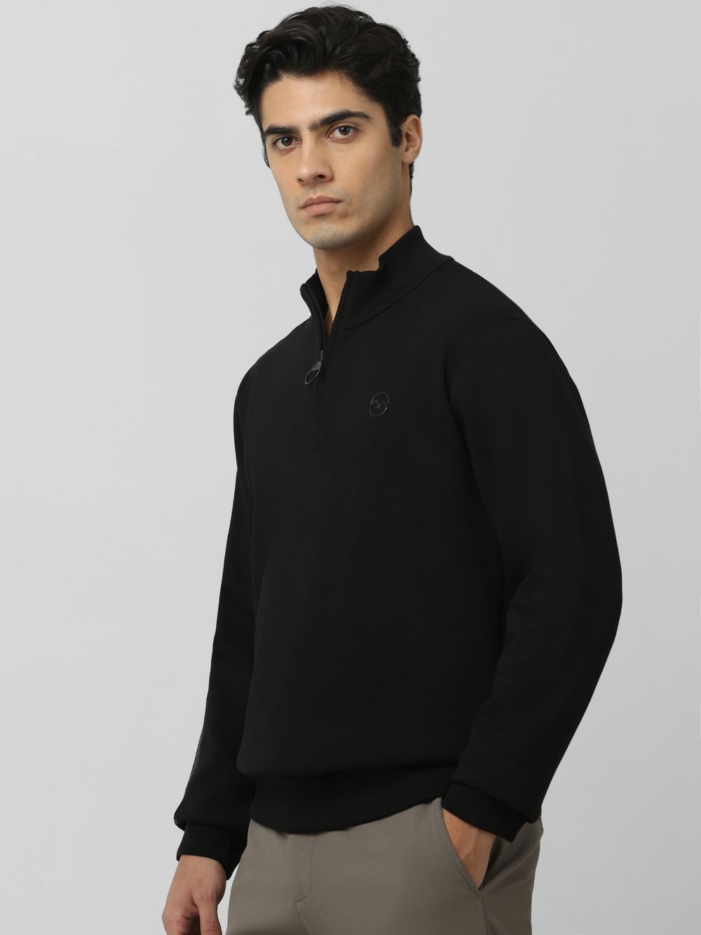 Funnel Neck Plain Slim Fit Sweatshirt