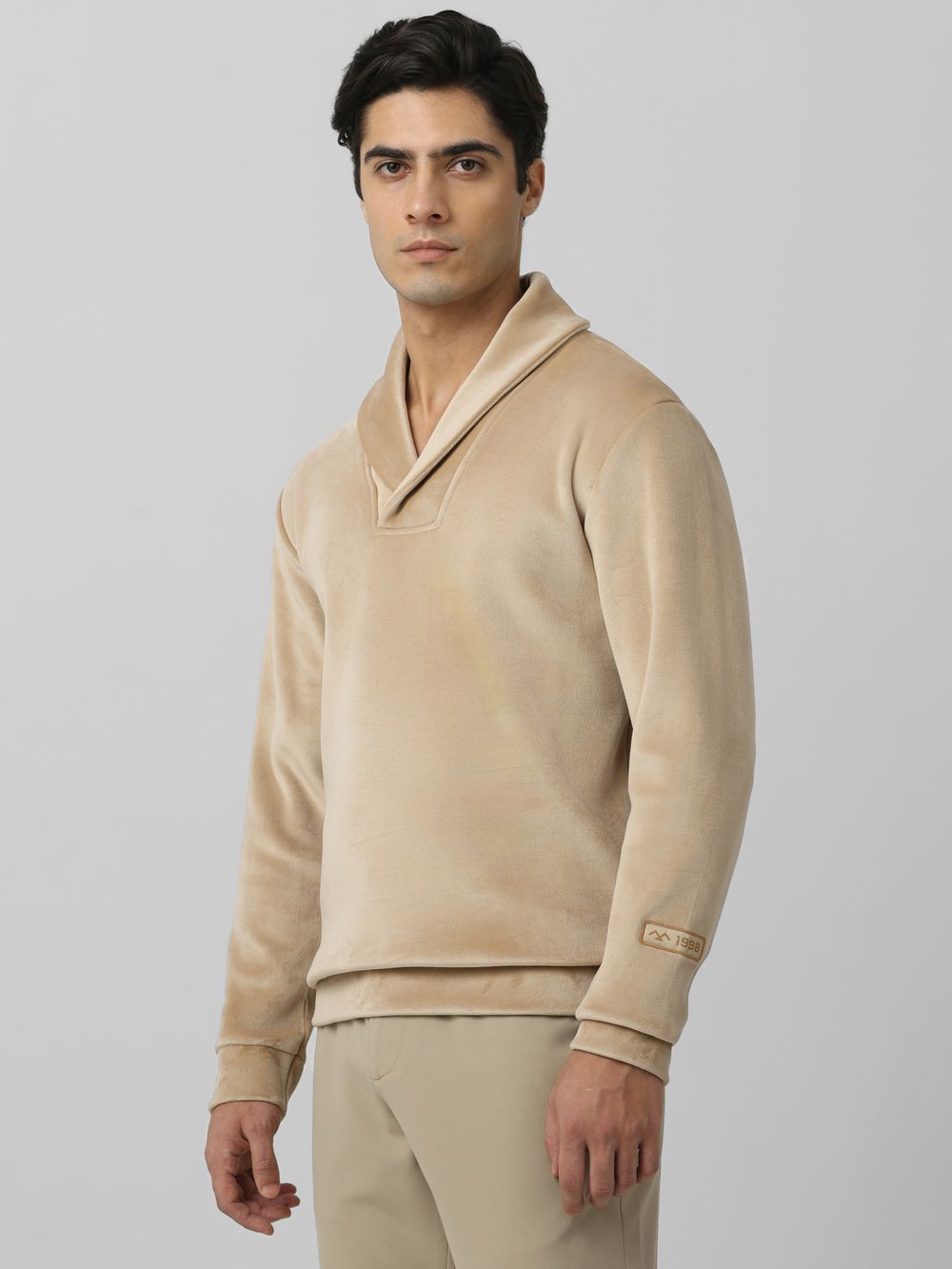 Beige velvet slim fit sweatshirt