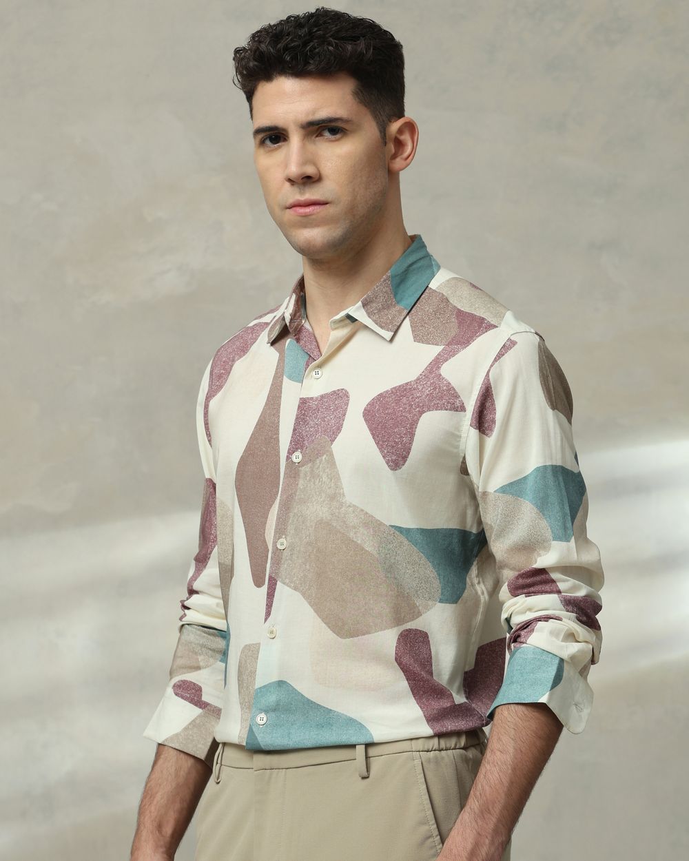 Off White Abstract Print Slim Fit Casual Shirt