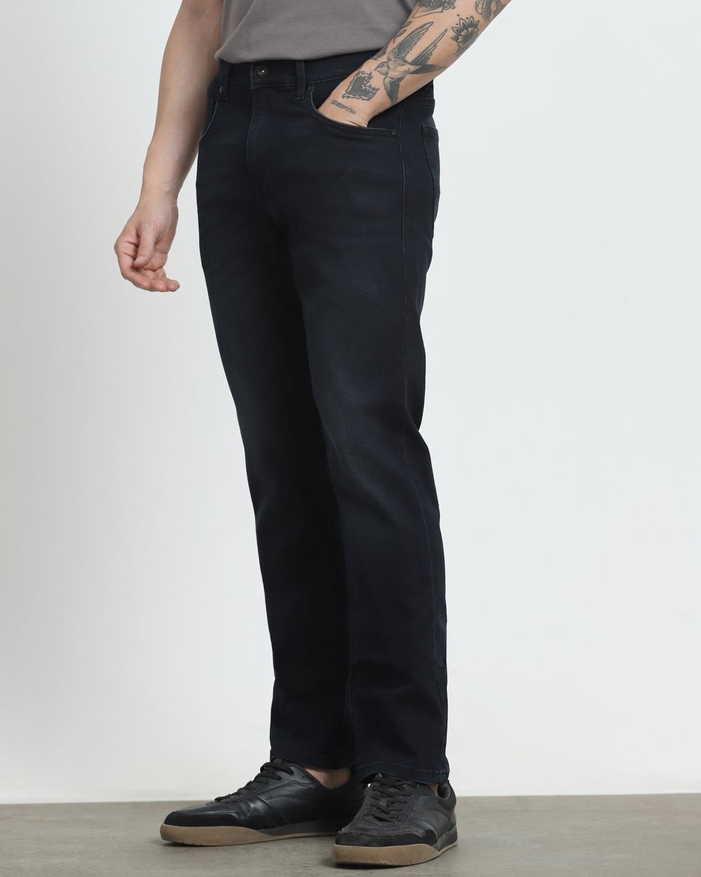 Black Relaxed Straight Fit Jeans
