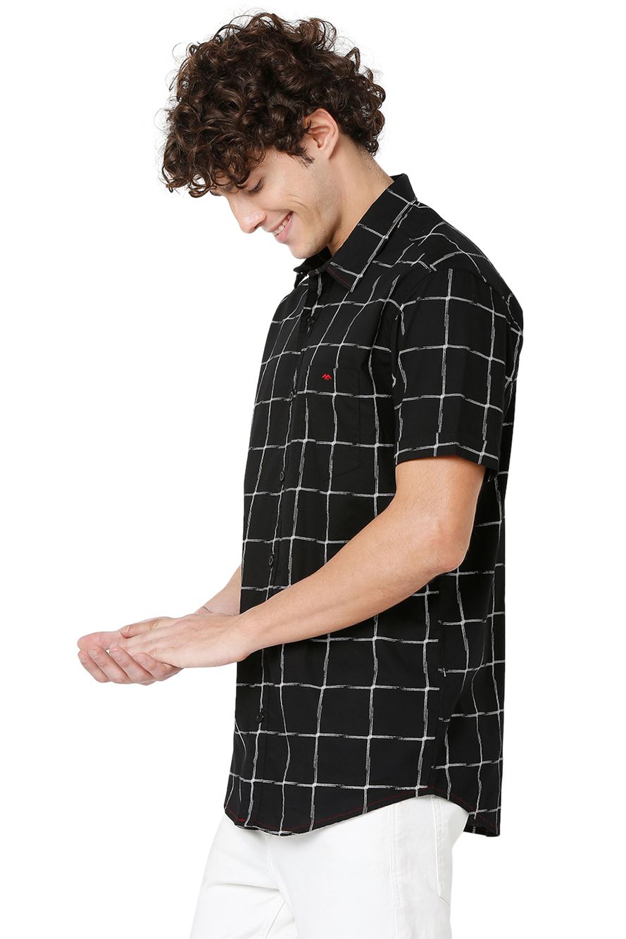 Black & White Graphic Check Slim Fit Casual Shirt