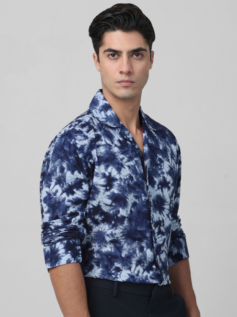 Navy Tie & Dieprint Casual Shirt