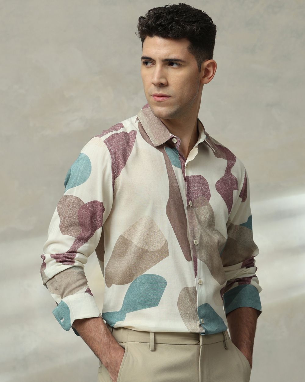Off White Abstract Print Slim Fit Casual Shirt