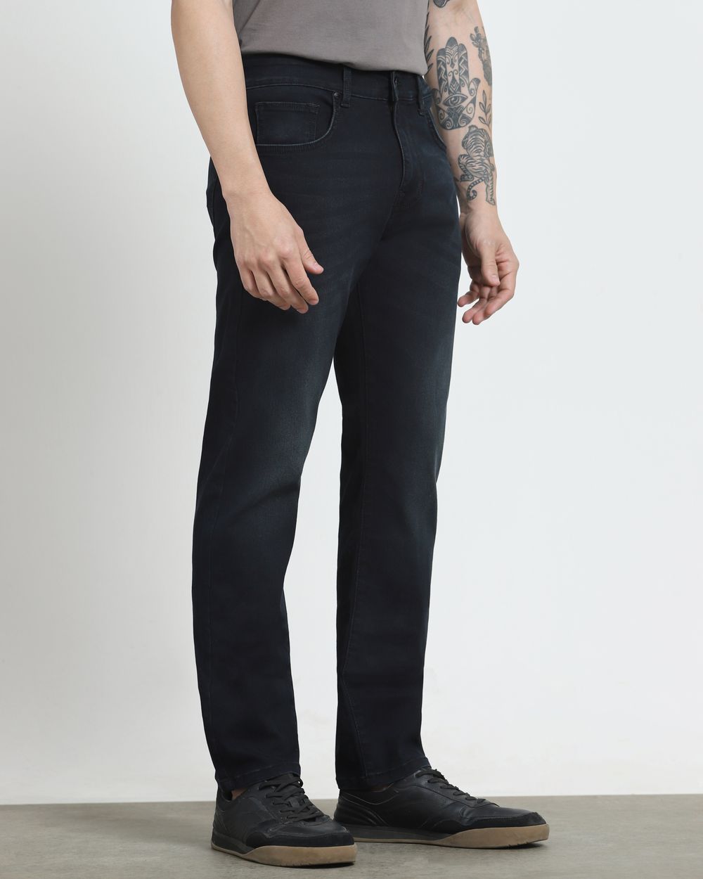 Black Relaxed Straight Fit Jeans