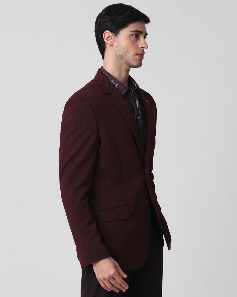 Maroon Textured Plain Slim Fit Blazer