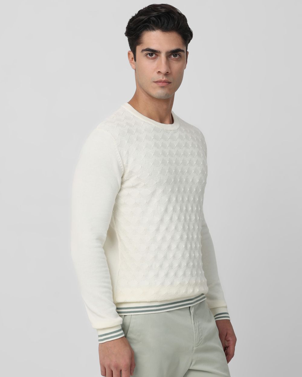 Off White Textured Plain Slim Fit Sweater