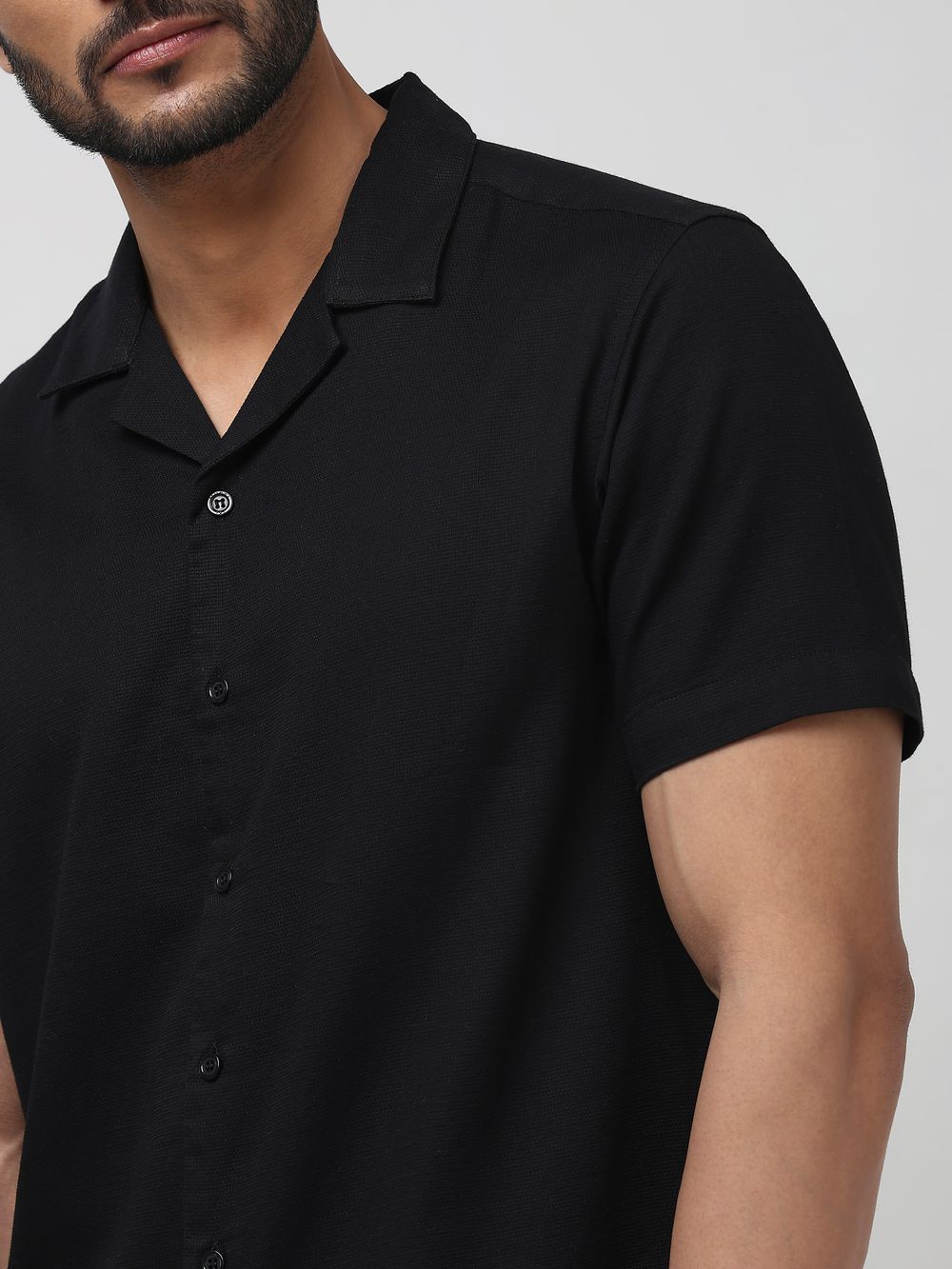 Black Textured Plain Relaxed Fit Casual Shirt