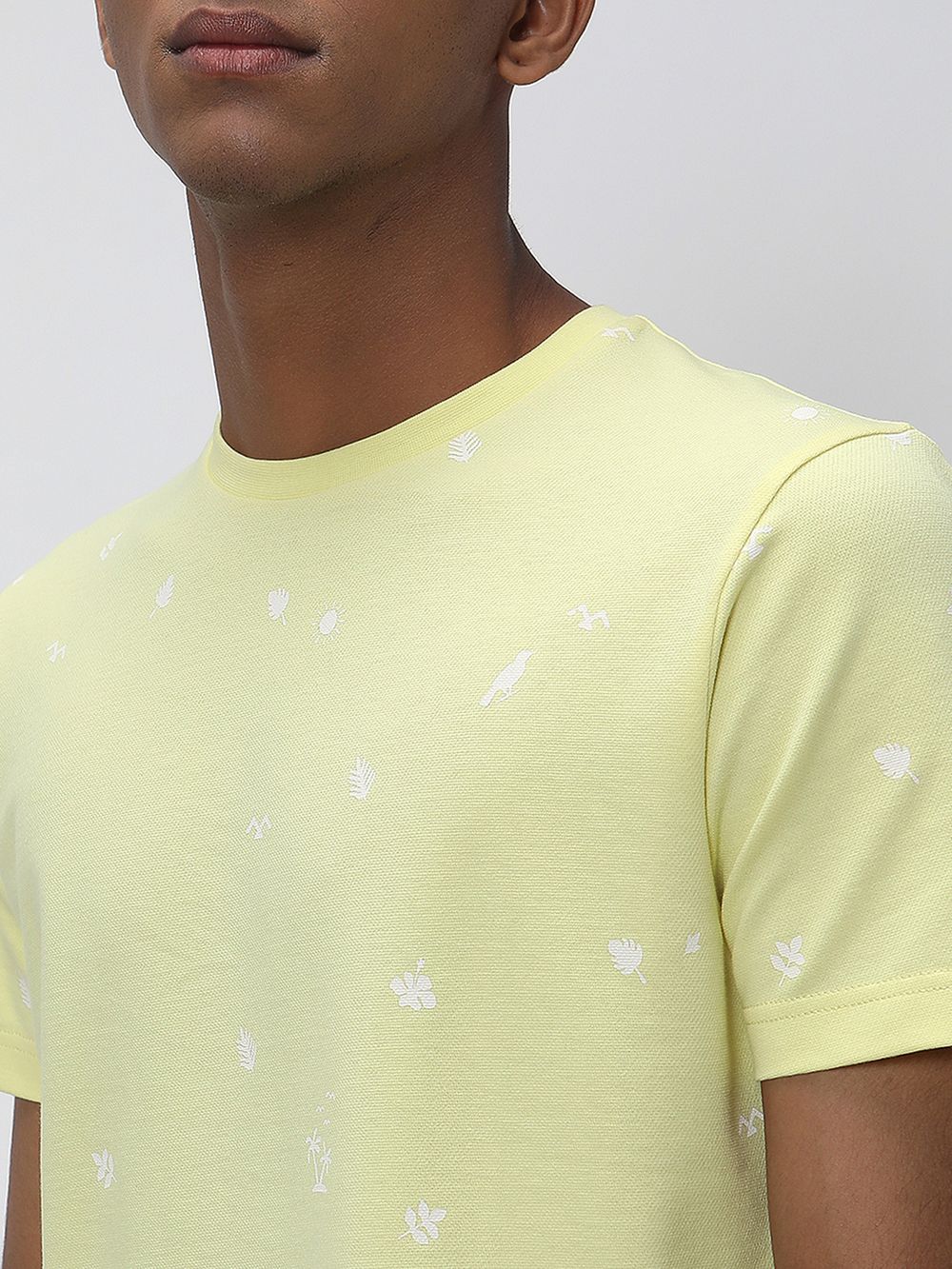 Light Yellow & White Leaf Print T-Shirt