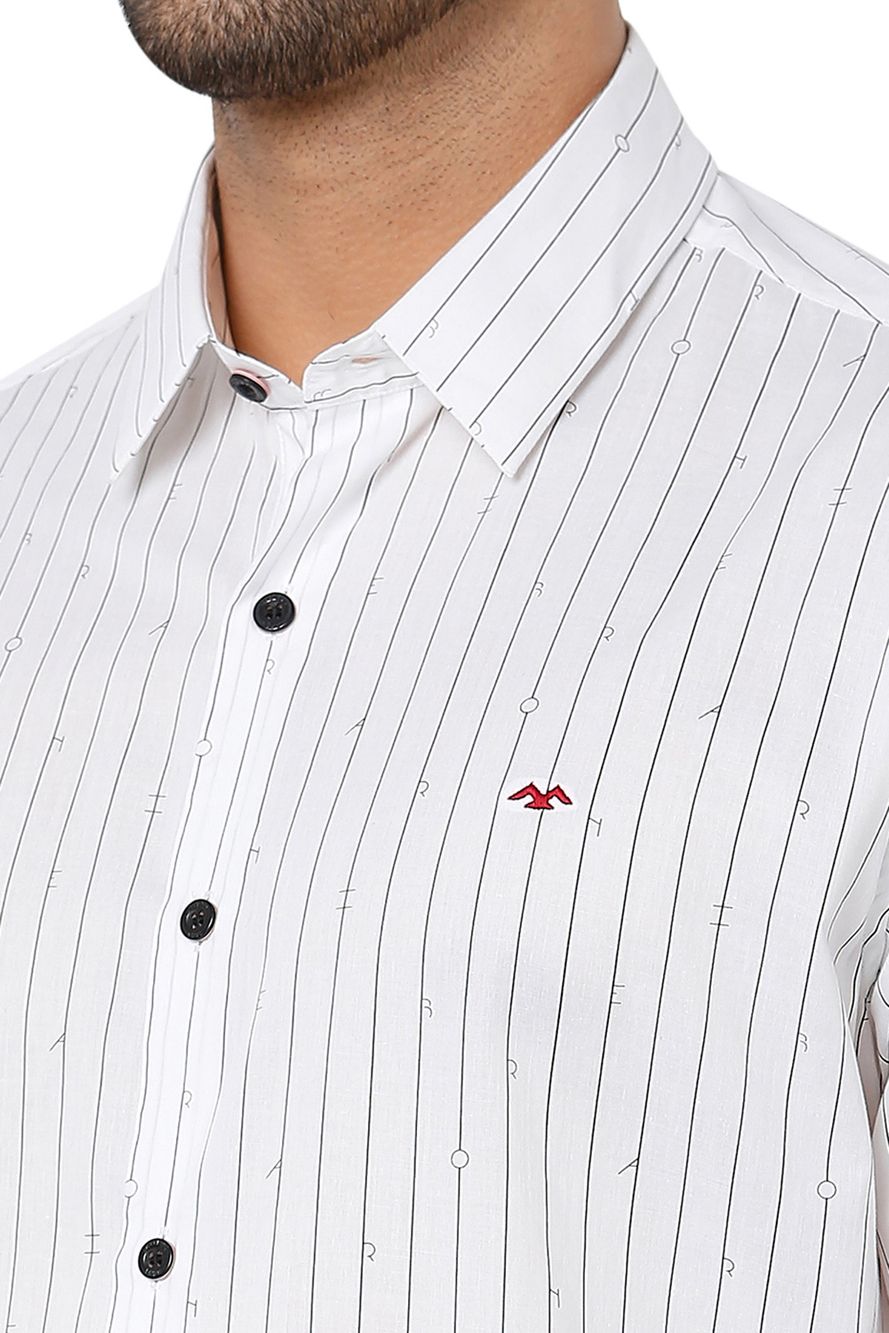 White & Black Printed Stripe Slim Fit Casual Shirt