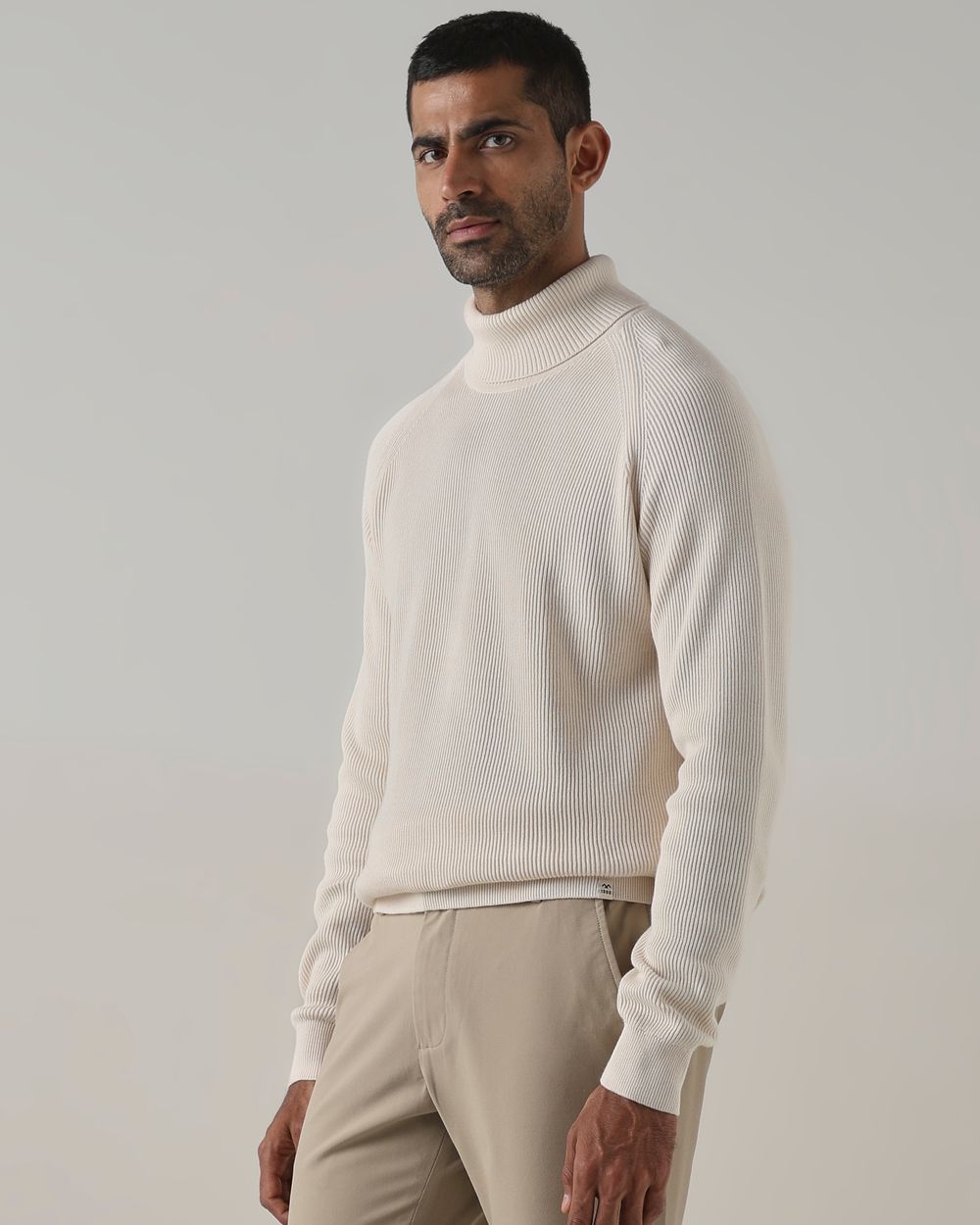 Off White Turtle Neck Slim Fit Flatknit