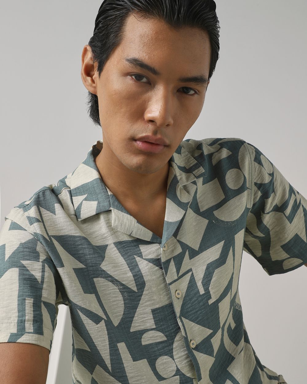Green Geometric Print Relaxed Fit Casual Shirt