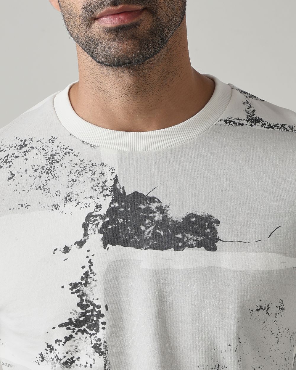 Off White Abstract Print Slim Fit Sweatshirt