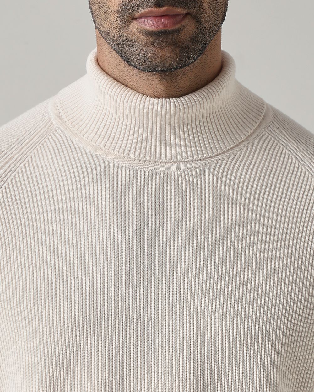 Off White Turtle Neck Slim Fit Flatknit