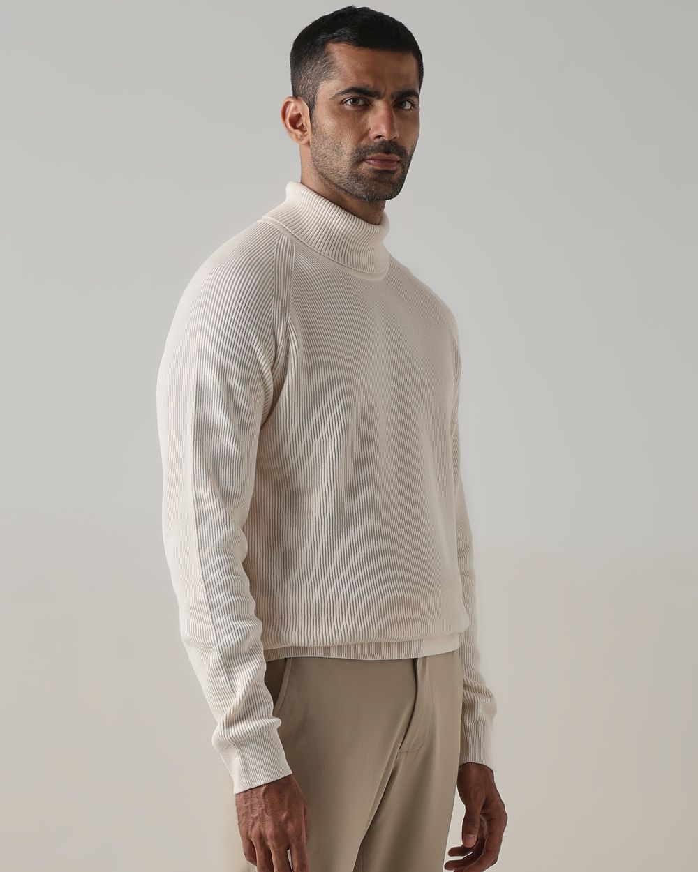 Off White Turtle Neck Slim Fit Flatknit