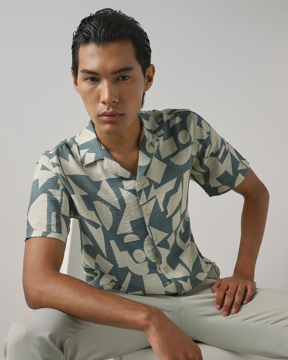 Green Geometric Print Relaxed Fit Casual Shirt
