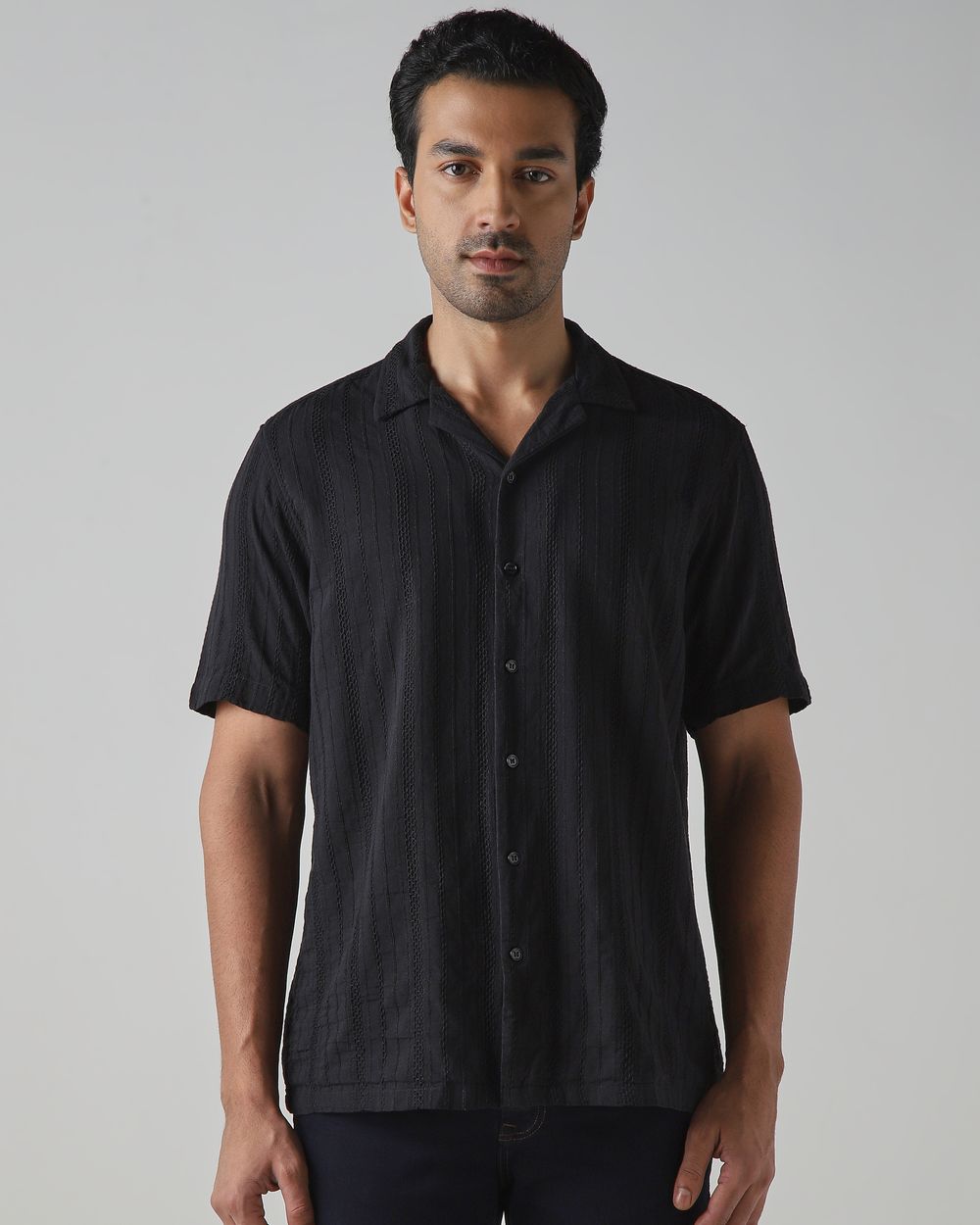 Black Textured Plain Relaxed Fit Casual Shirt