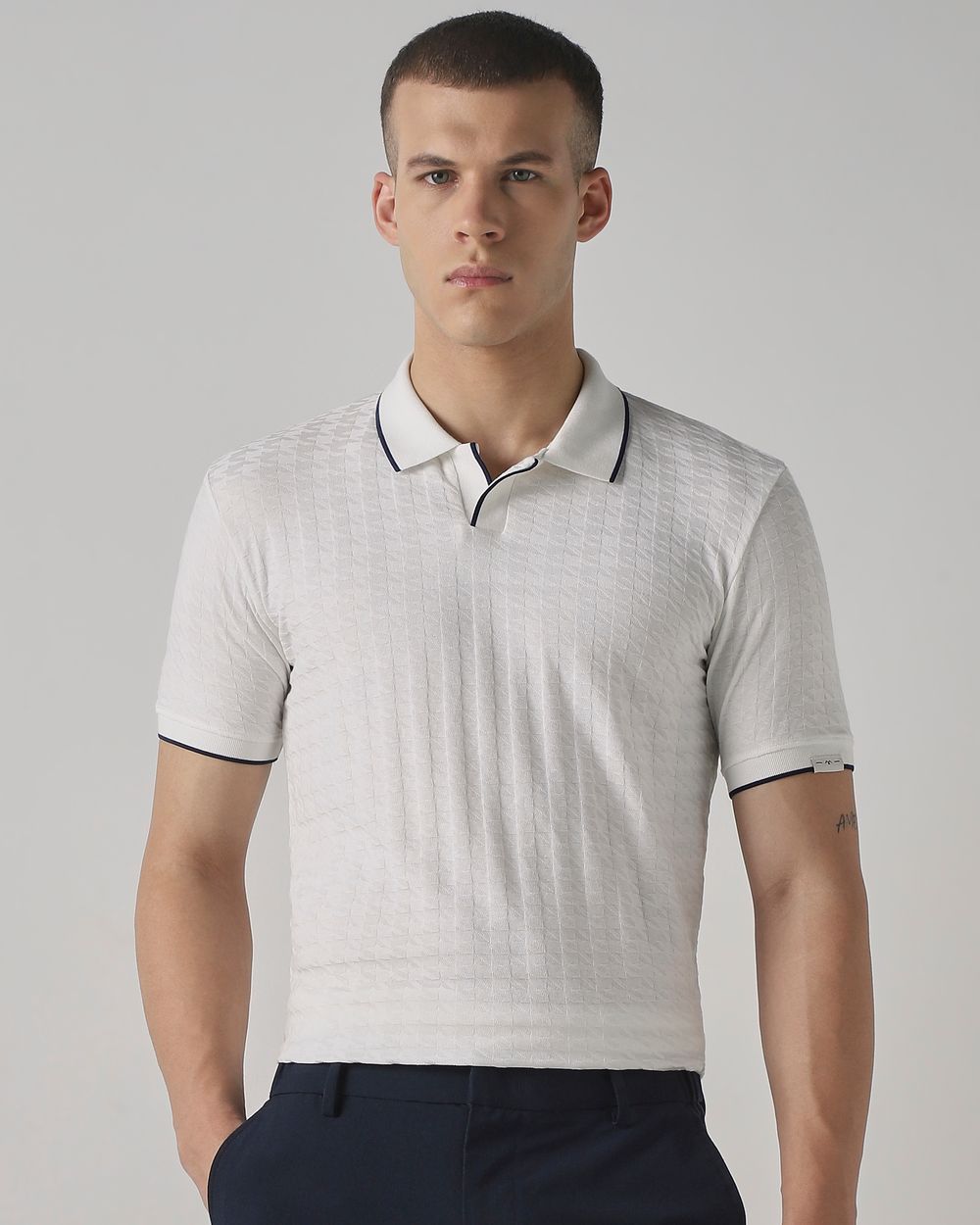 White Textured Plain Slim Fit T-Shirt