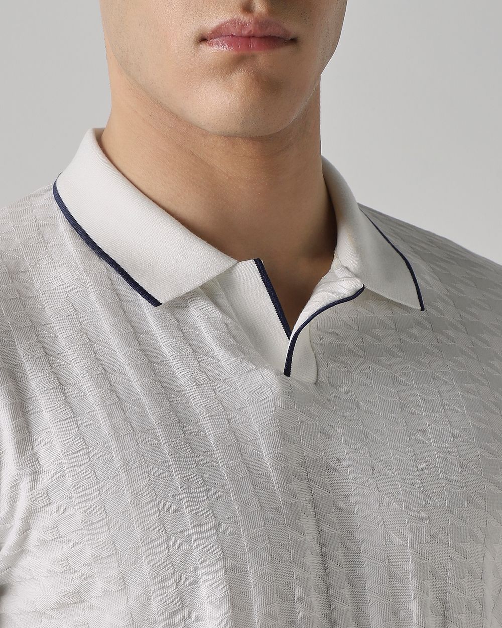 White Textured Plain Slim Fit T-Shirt