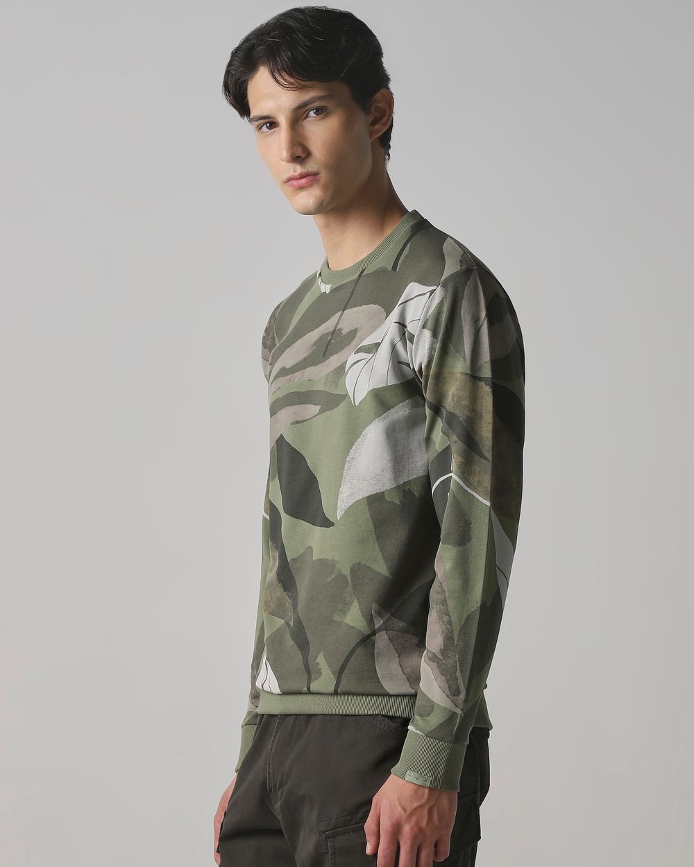 Olive Leaf Print Slim Fit Sweatshirt