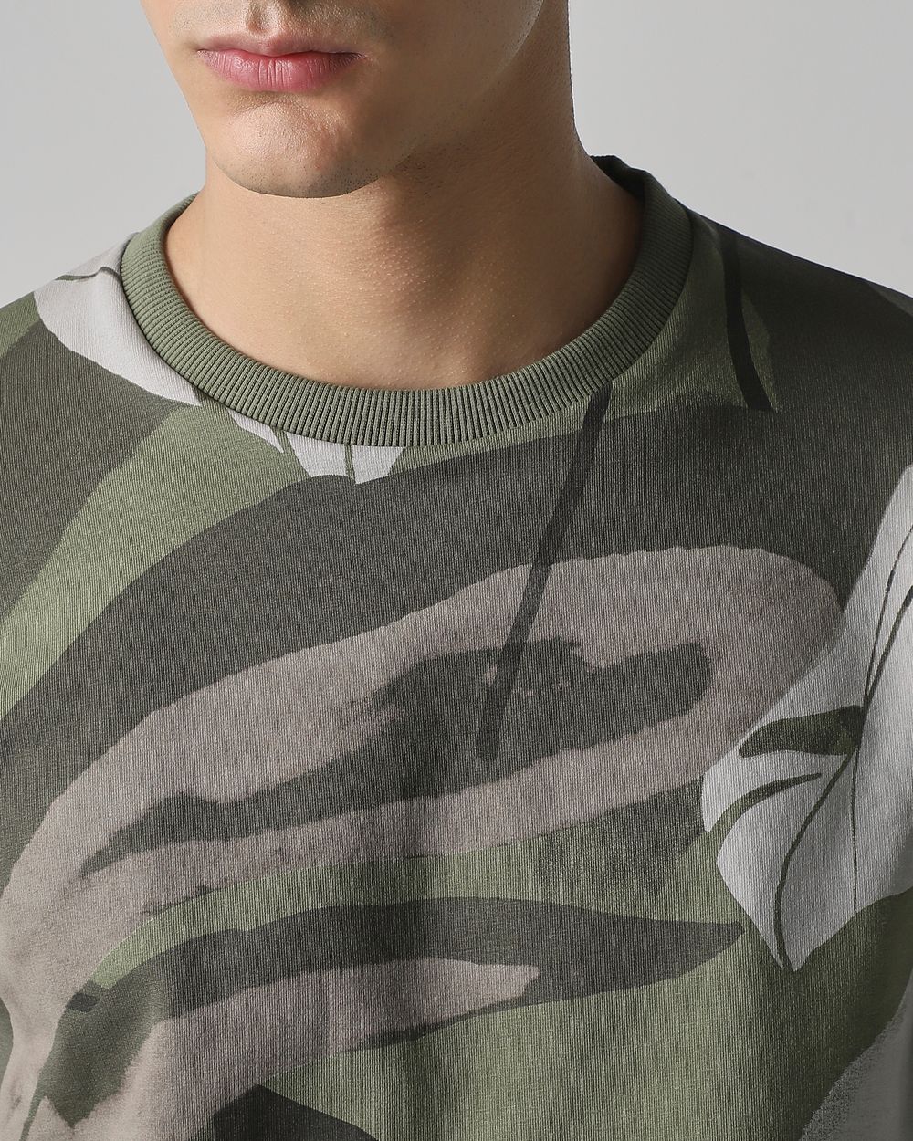 Olive Leaf Print Slim Fit Sweatshirt