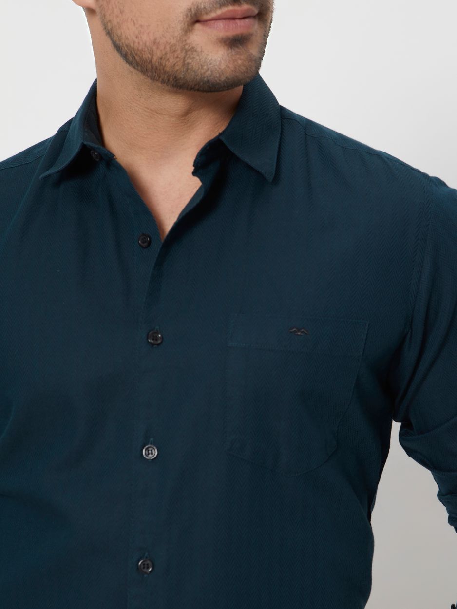 Green Textured Plain Slim Fit Casual Shirt