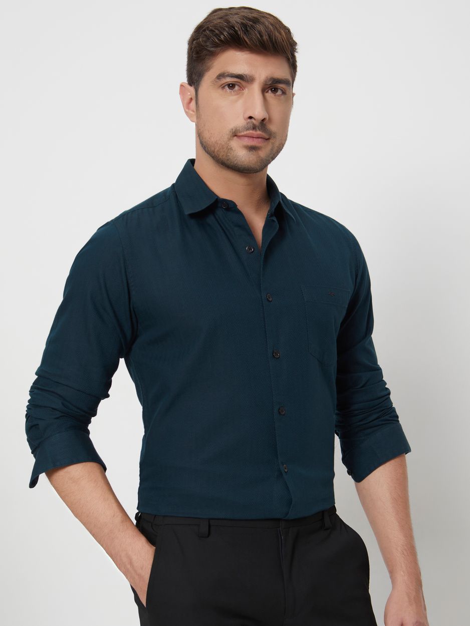 Green Textured Plain Slim Fit Casual Shirt