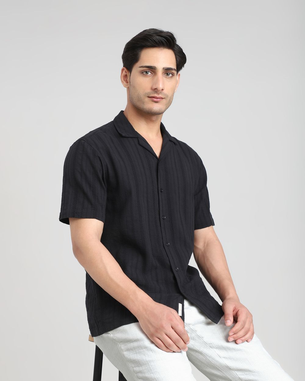 Black Textured Plain Relaxed Fit Casual Shirt