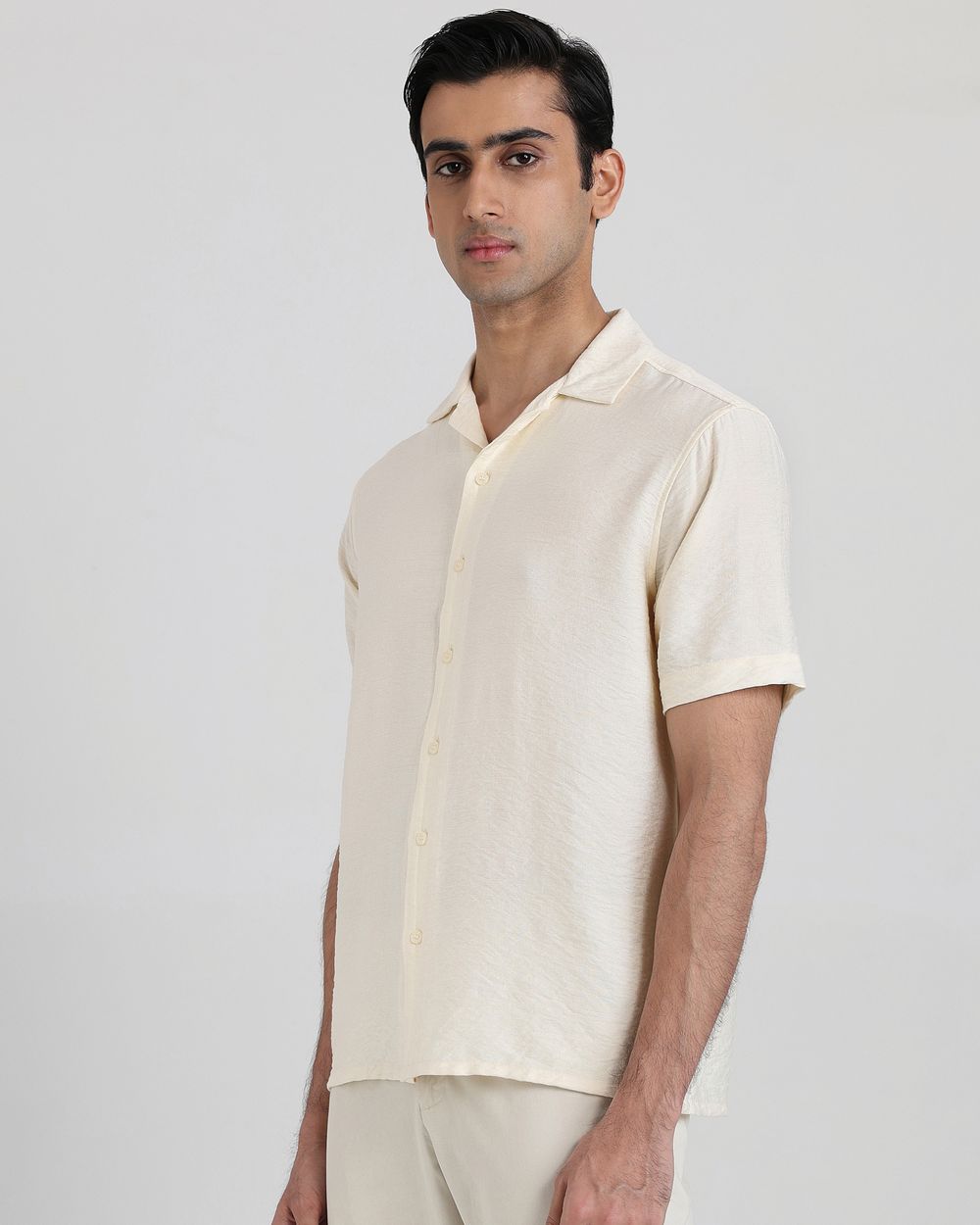 Off White Textured Plain Slim Fit Casual Shirt