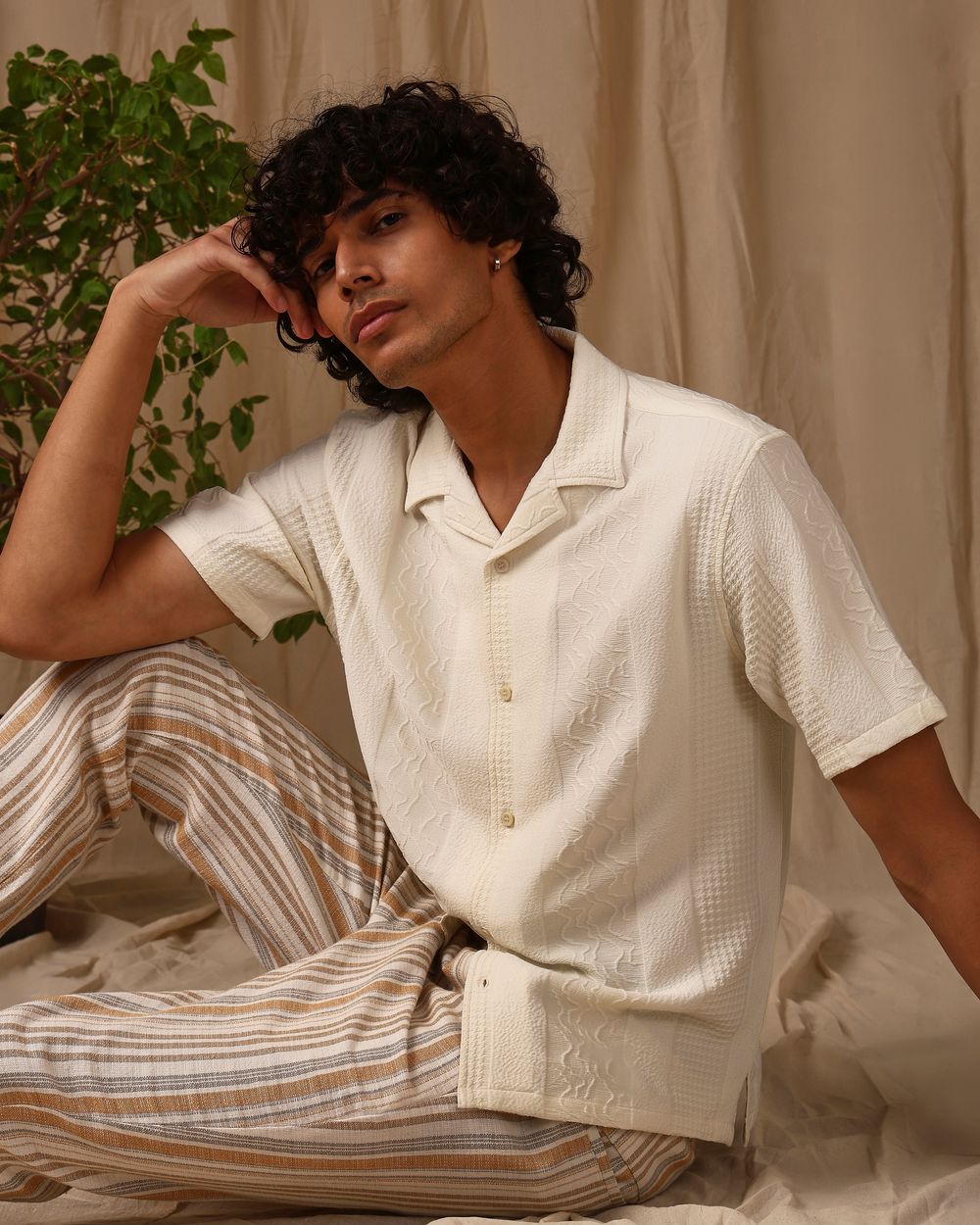 Off White Textured Plain Loose Fit Casual Shirt