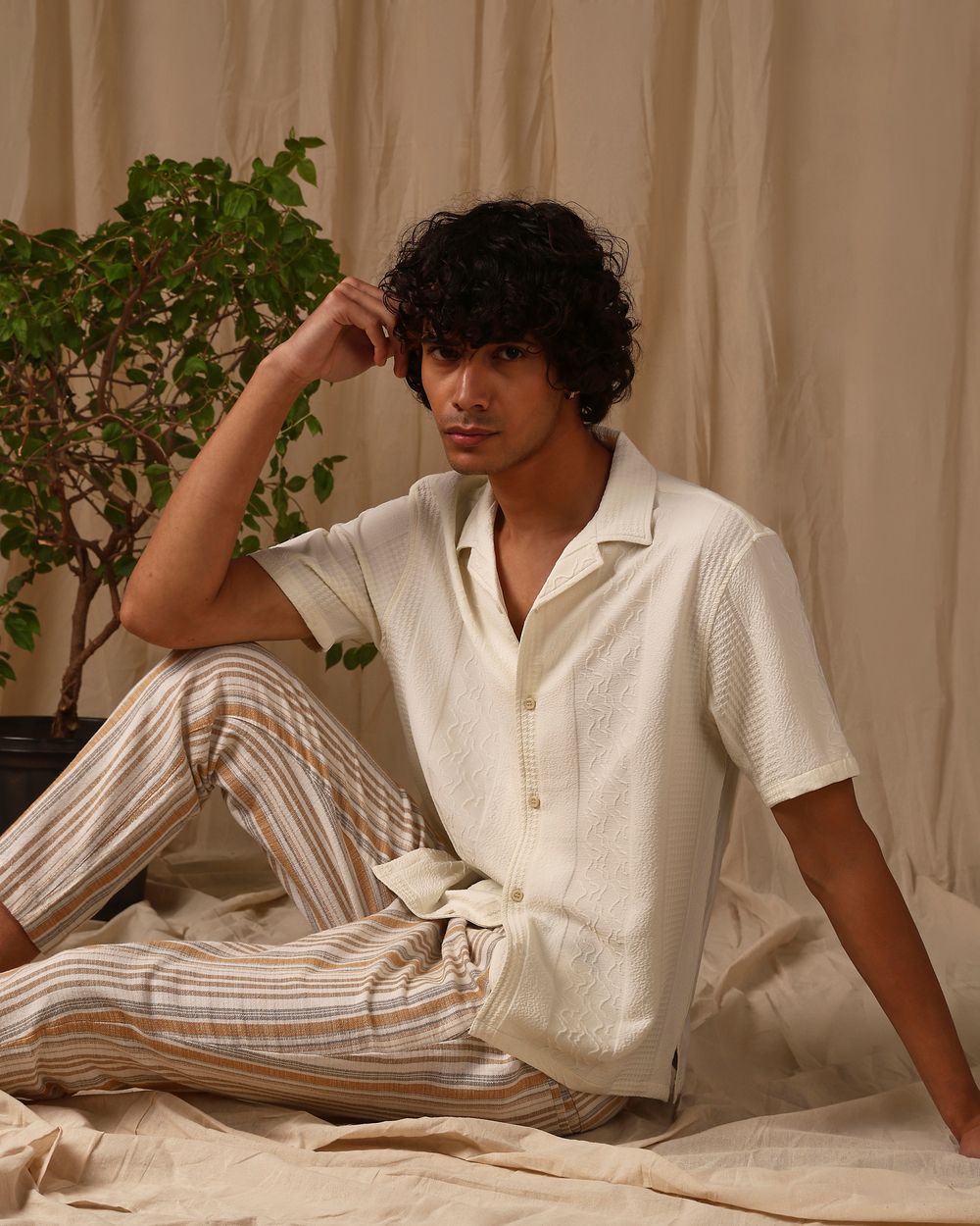 Off White Textured Plain Loose Fit Casual Shirt