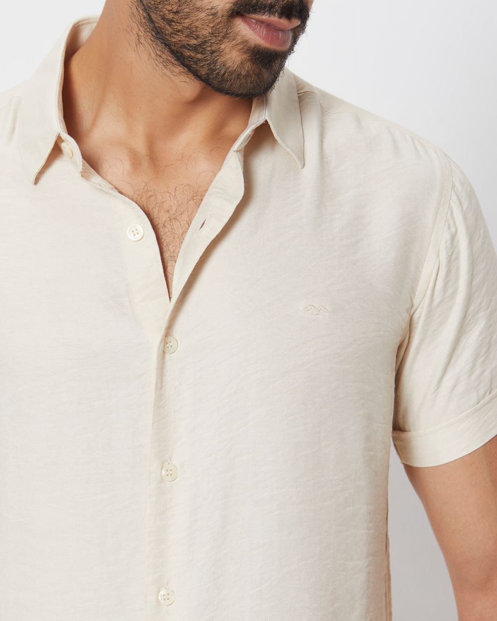 Off White Textured Plain Slim Fit Casual Shirt