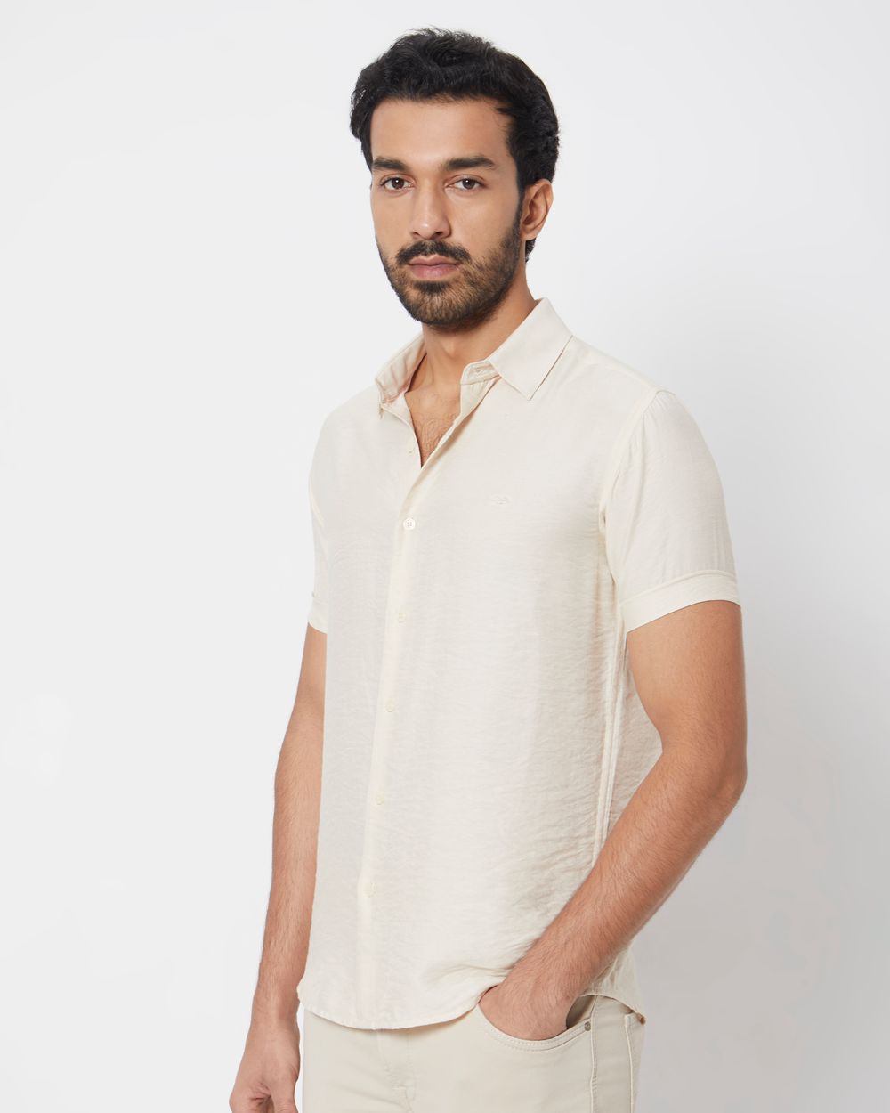 Off White Textured Plain Slim Fit Casual Shirt