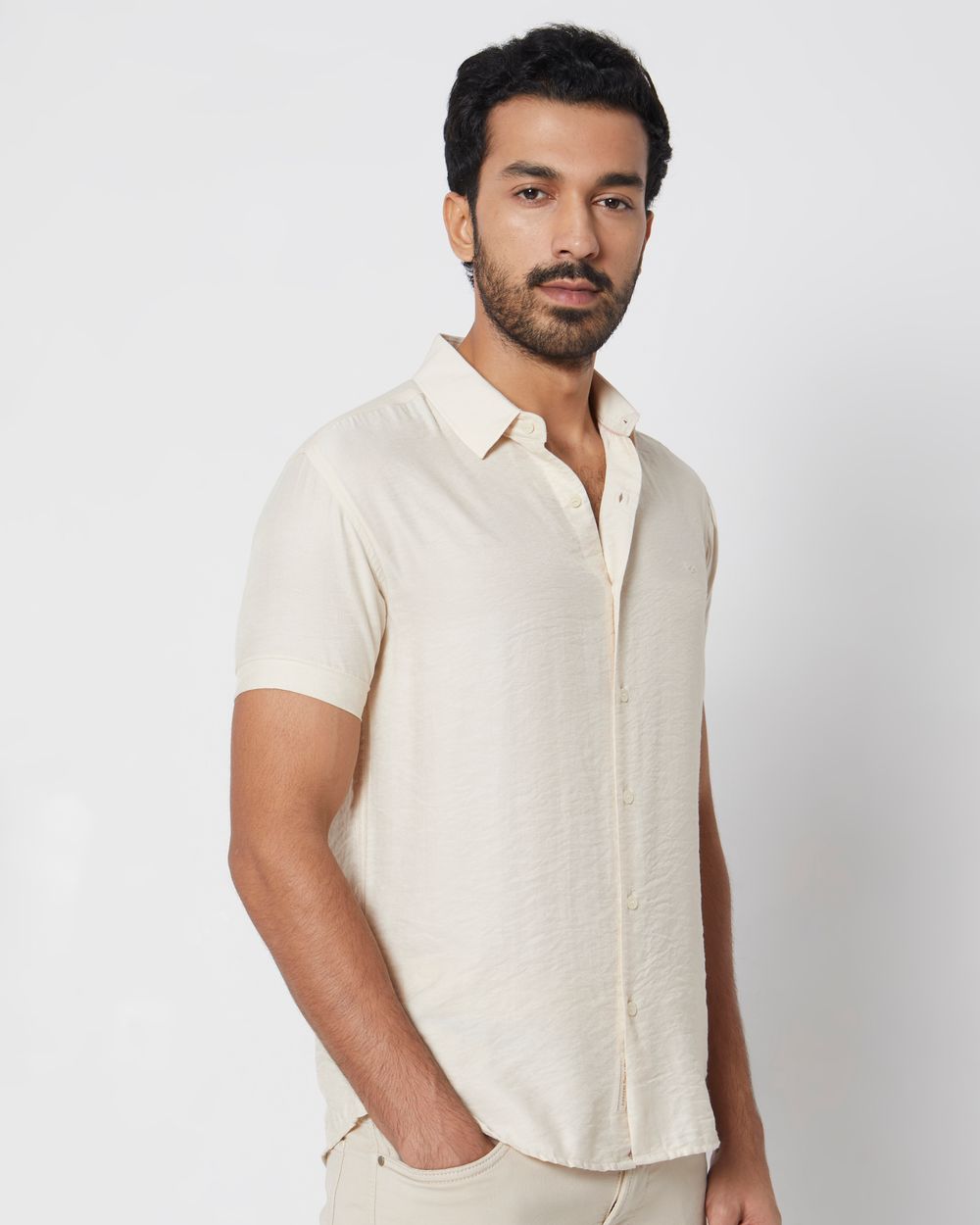 Off White Textured Plain Slim Fit Casual Shirt