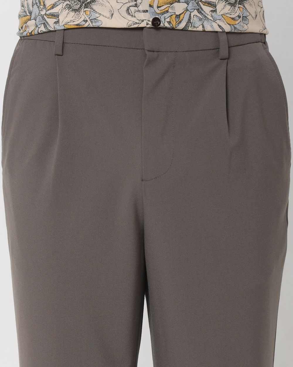 Beige Relaxed Tapered Fit Single Pleated Pants Trouser
