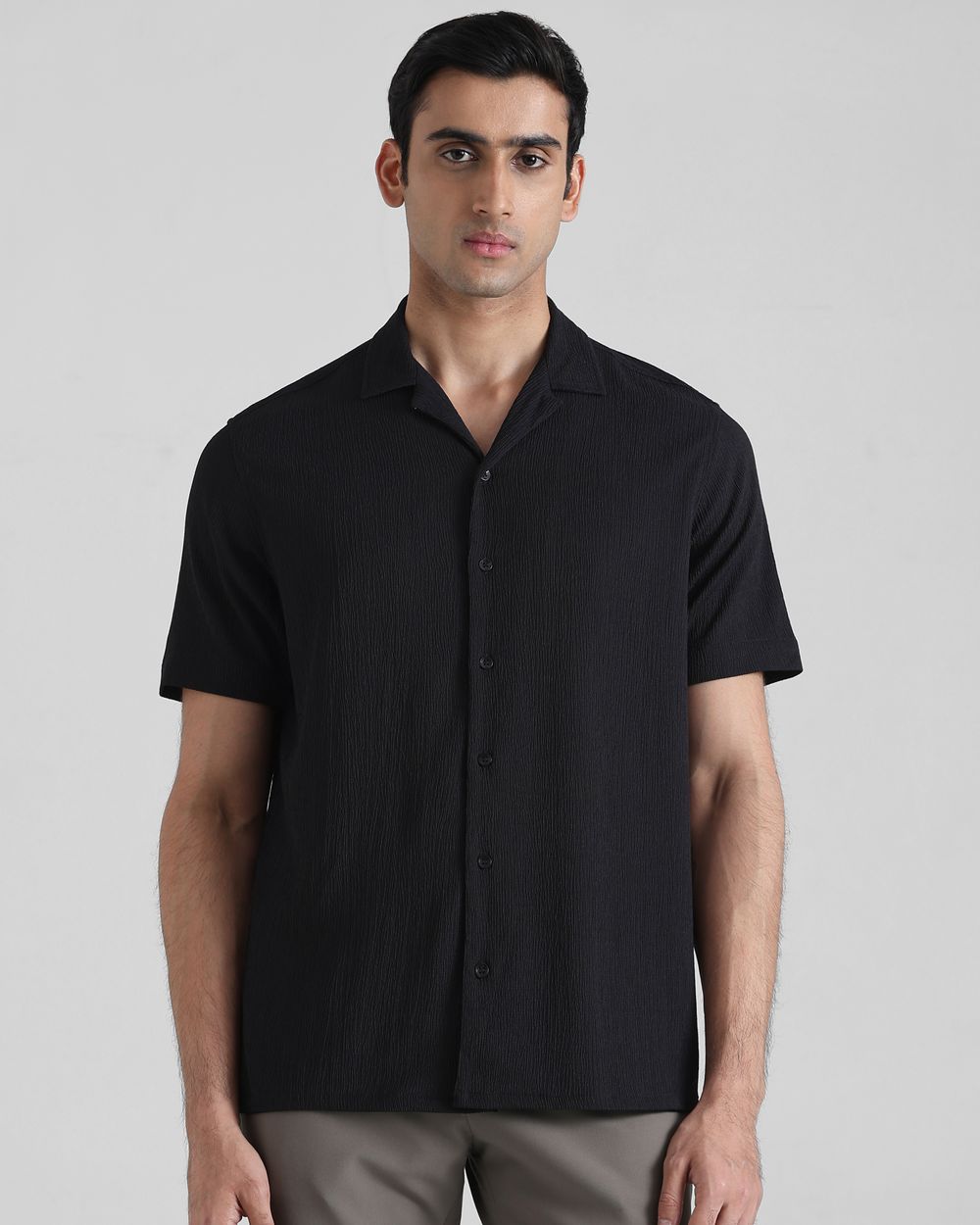 Black Textured Plain  Relaxed Fit Casual Shirt