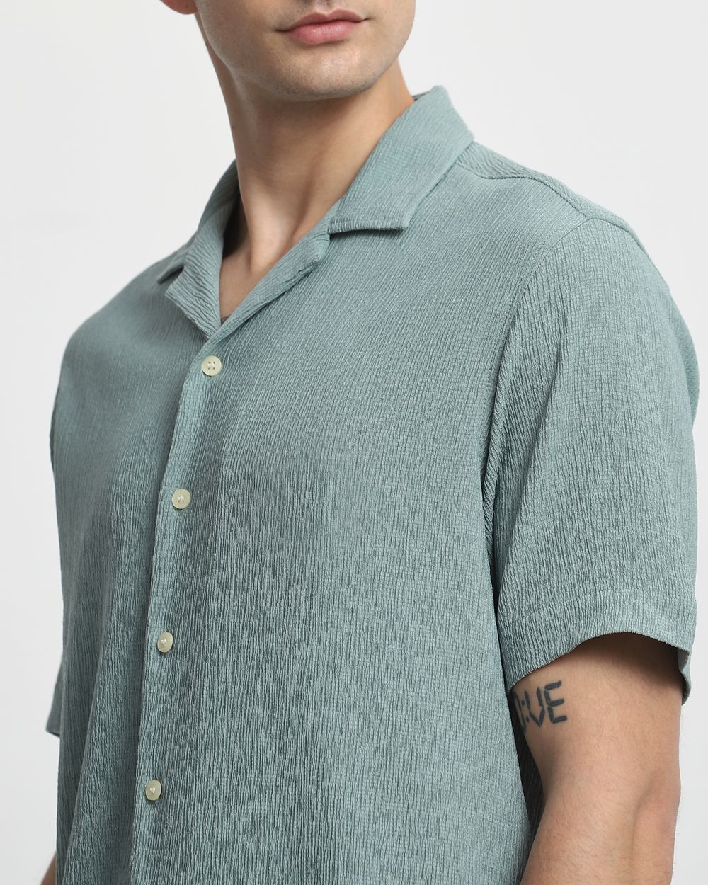 Green Textured Plain  Relaxed Fit Casual Shirt