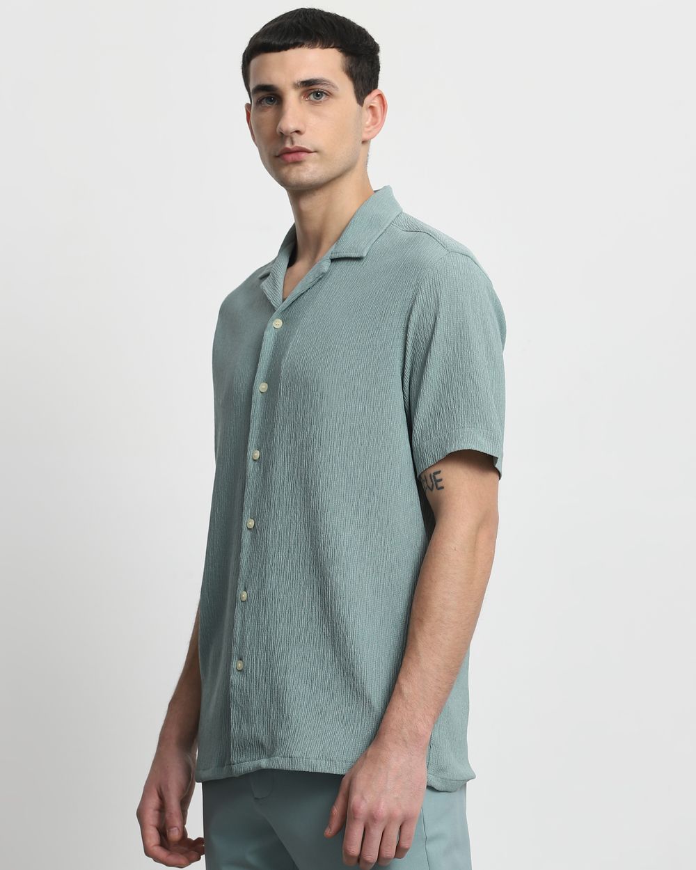 Green Textured Plain  Relaxed Fit Casual Shirt