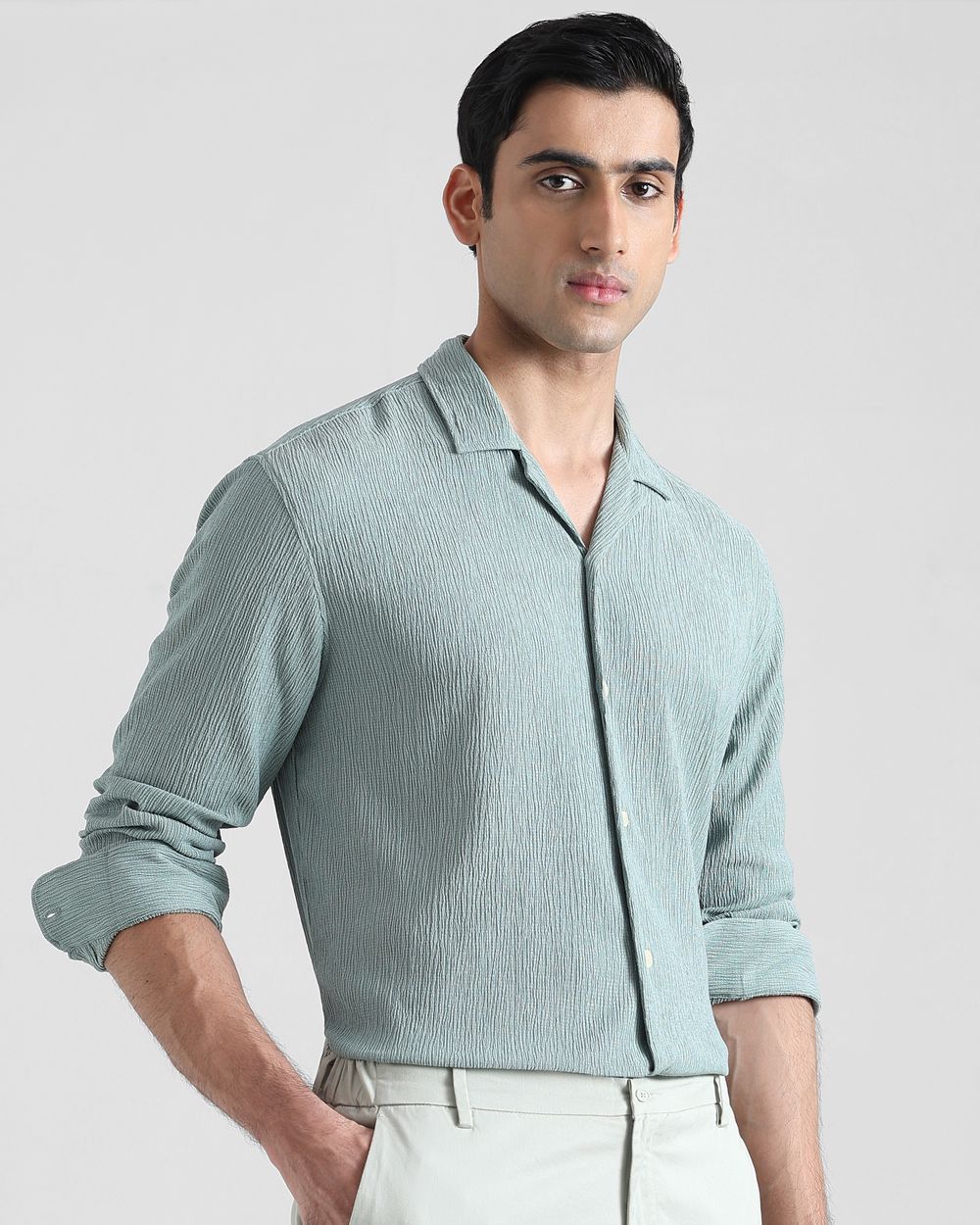 Green Textured Plain  Slim Fit Casual Shirt