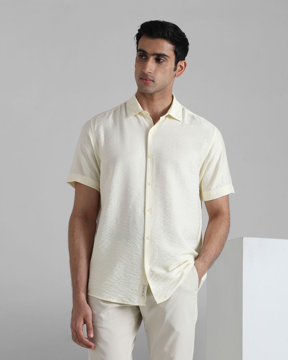 Off White Textured Plain Slim Fit Casual Shirt