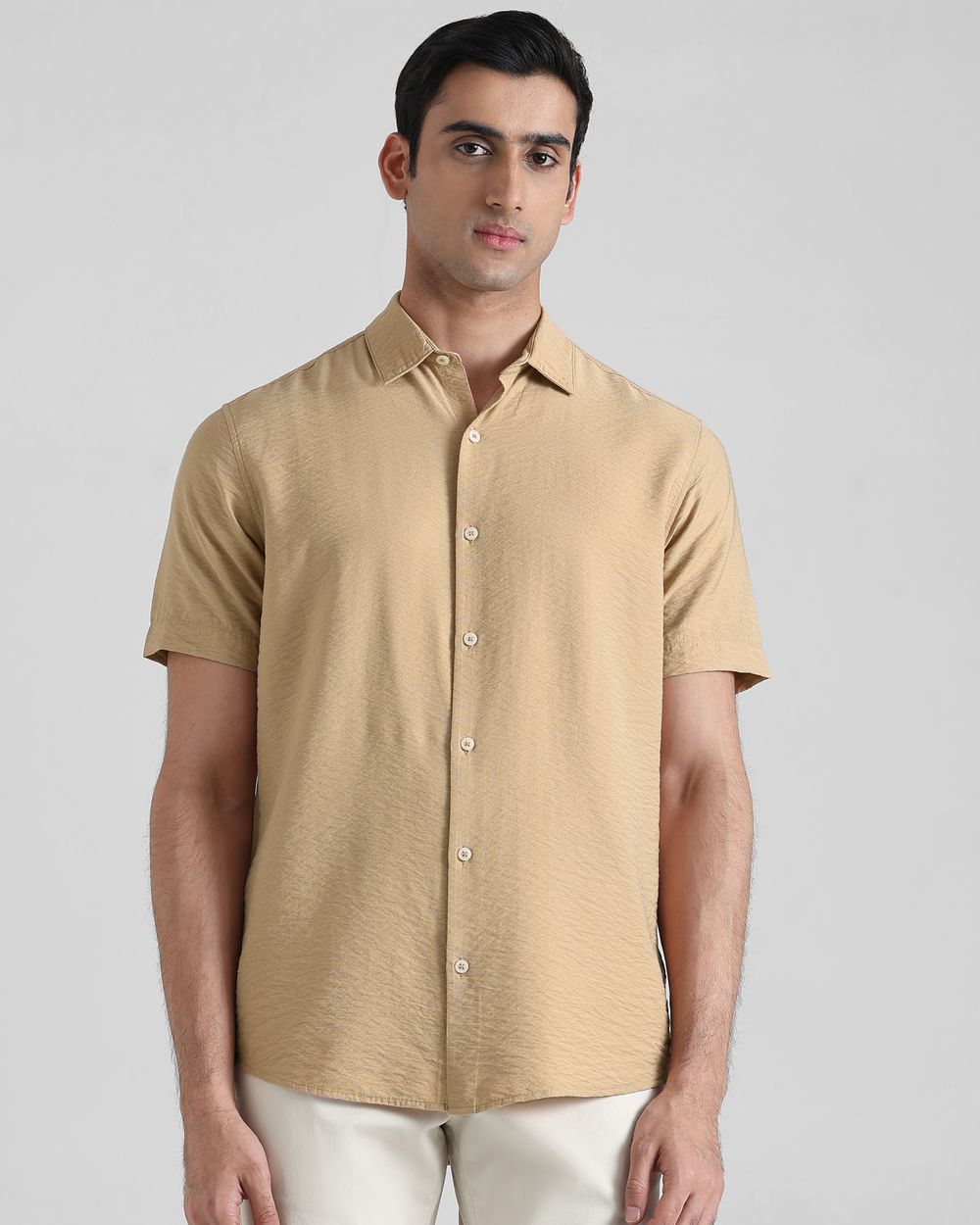 Beige Textured Plain Slim Fit Casual Shirt